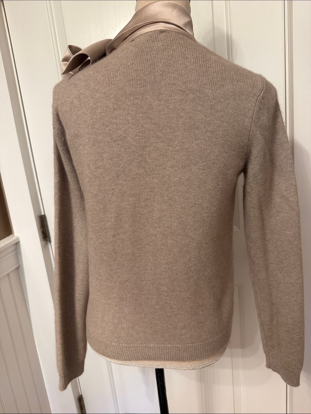 TORY BURCH SWEATER CREWNECK TAN WITH SILK SCARF LONG SLEEVE SIZE S - Picture 9 of 14